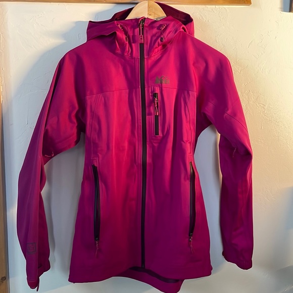 REI women’s Small wind breaker. Fuchsia. - Picture 1 of 4